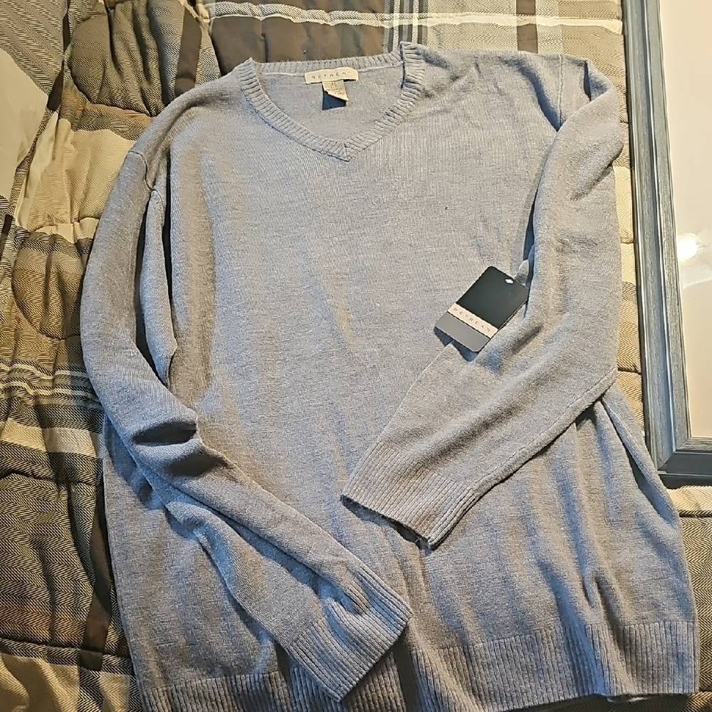 Brand New Ultra Soft Men's Gray V-Neck Sweater